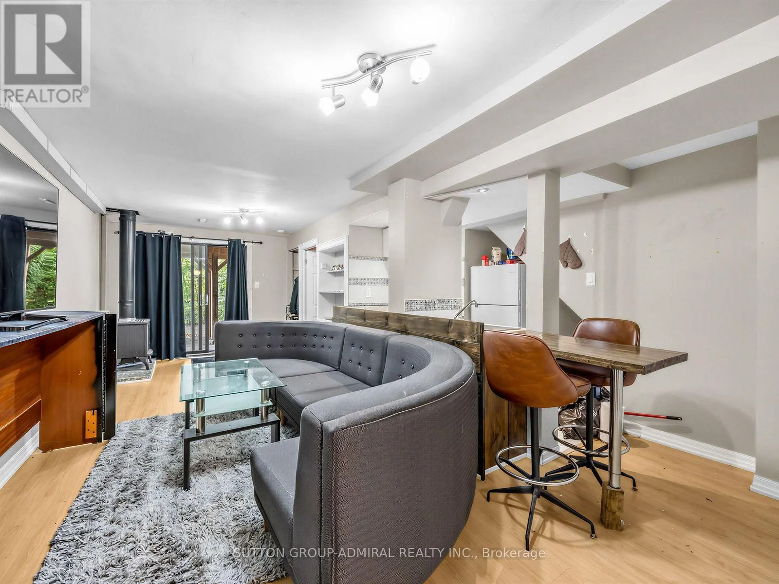 18 RIVIERA DRIVE