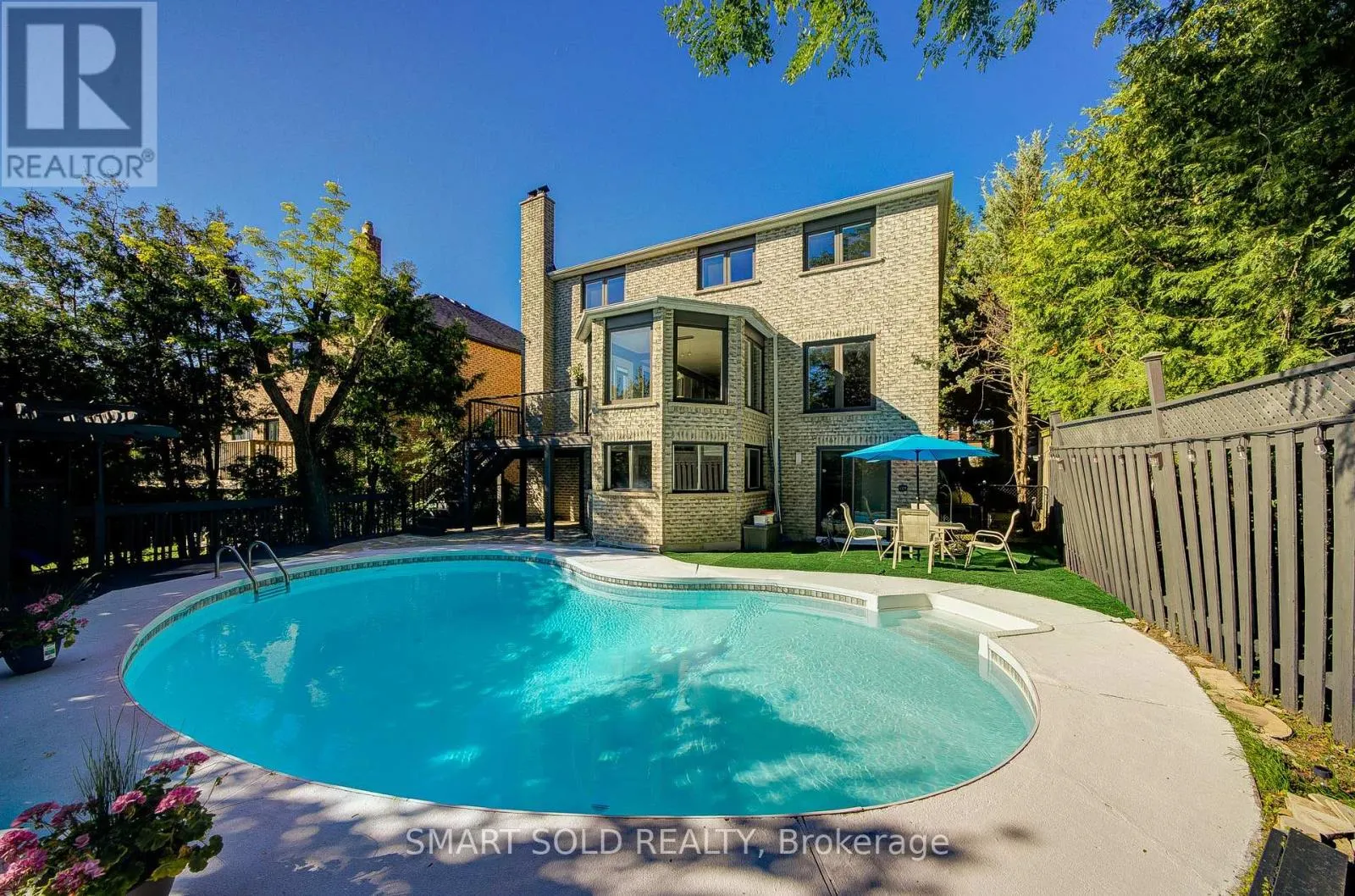 350 KIRBY CRESCENT