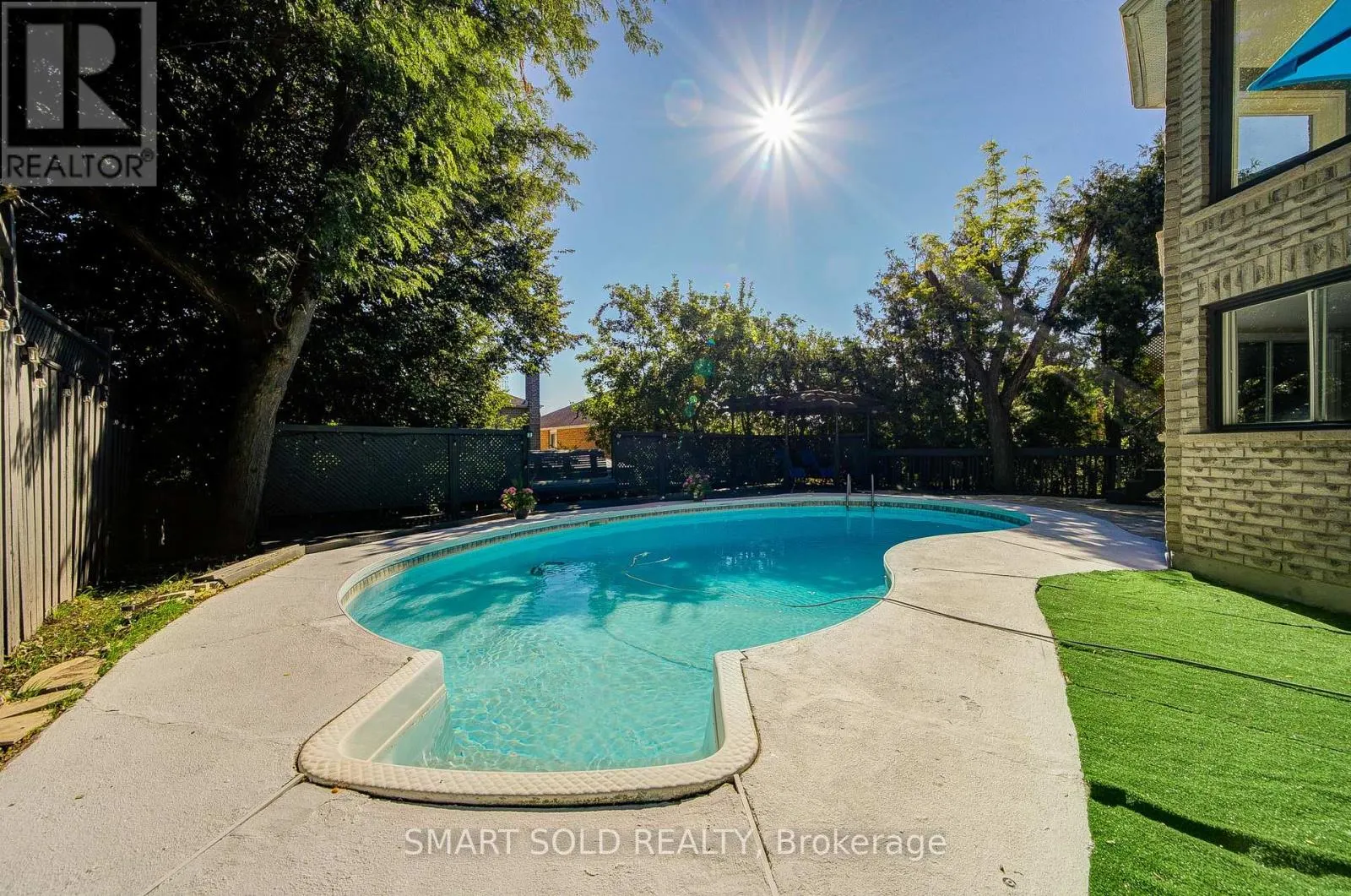 350 KIRBY CRESCENT