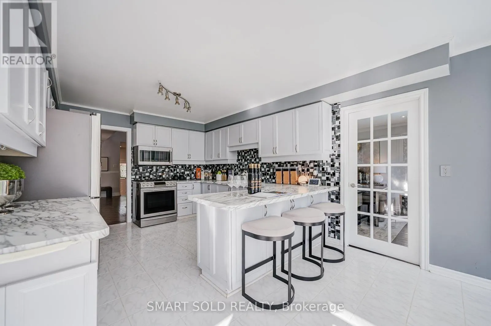 350 KIRBY CRESCENT