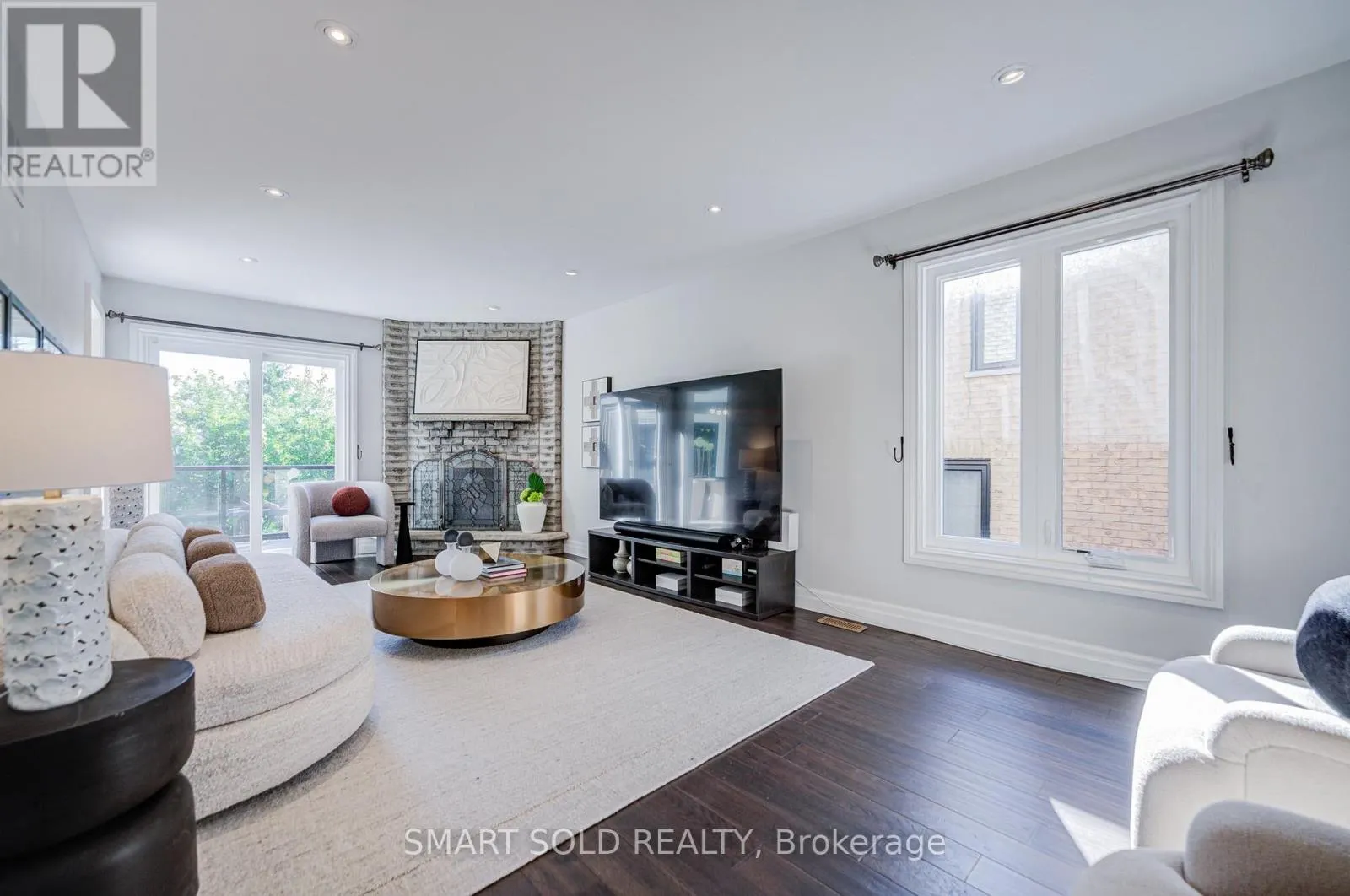 350 KIRBY CRESCENT