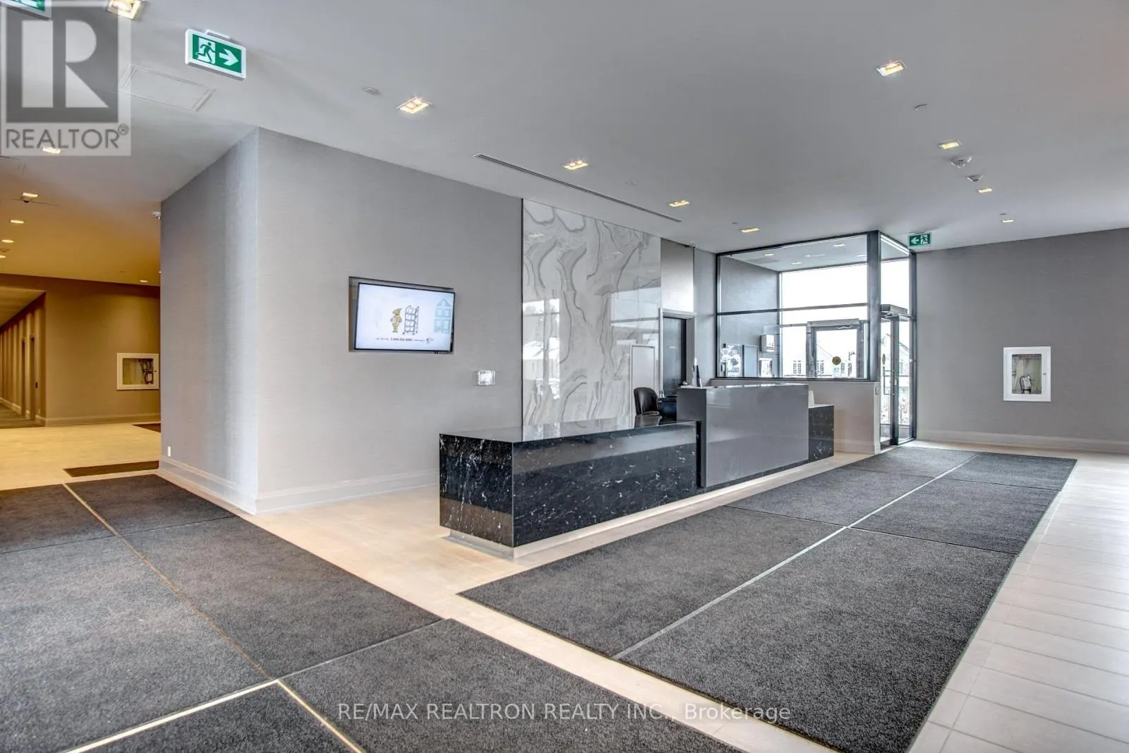 PH 446 - 555 WILLIAM GRAHAM DRIVE W