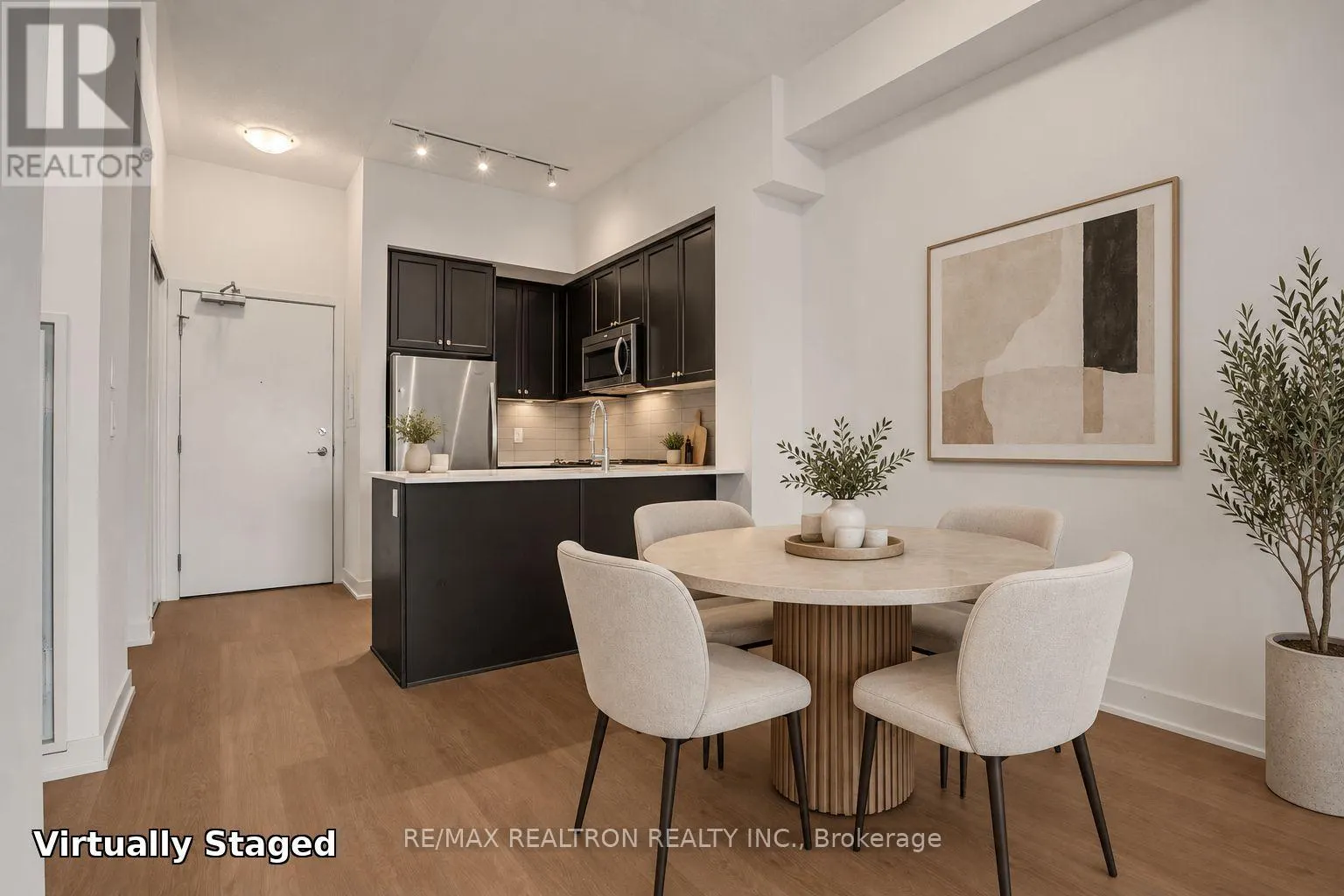 PH 446 - 555 WILLIAM GRAHAM DRIVE W