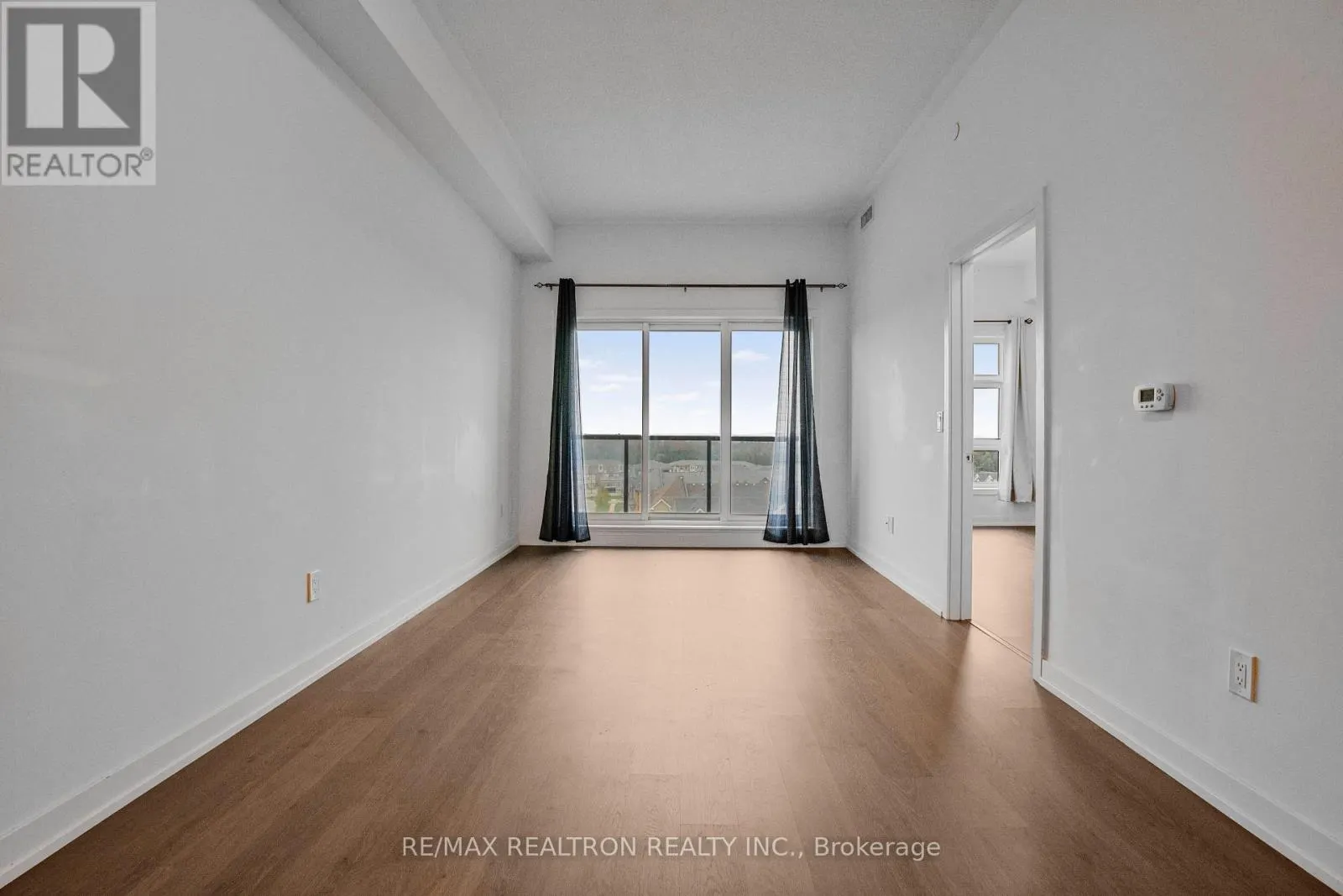 PH 446 - 555 WILLIAM GRAHAM DRIVE W