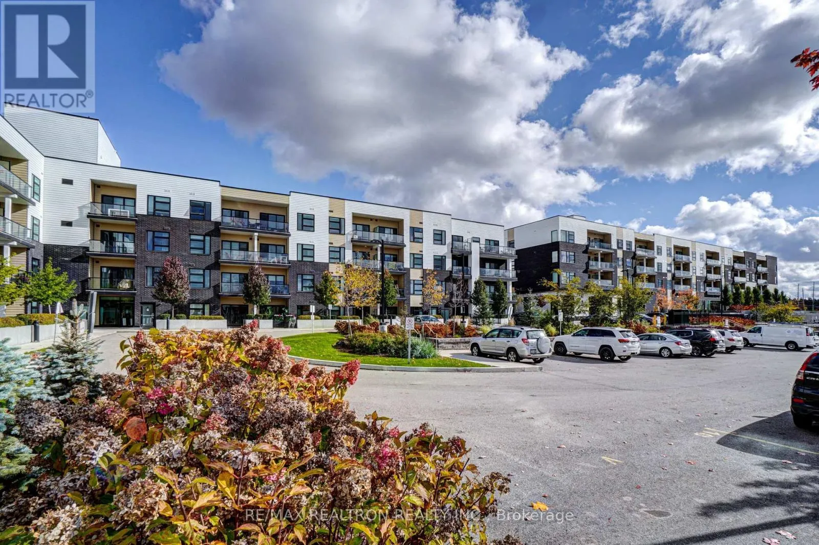 PH 446 - 555 WILLIAM GRAHAM DRIVE W