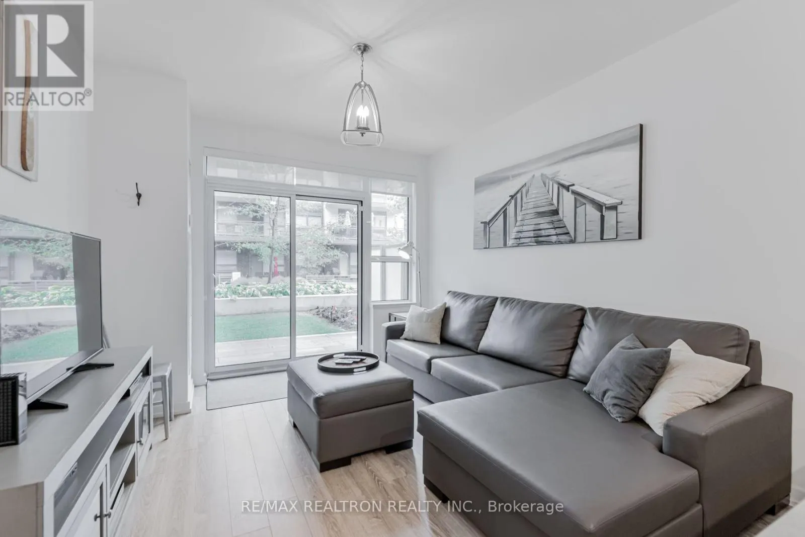 B103 - 271 SEA RAY AVENUE