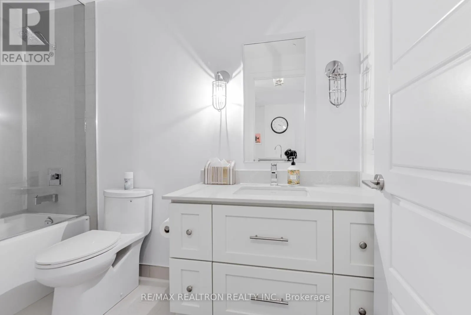 B103 - 271 SEA RAY AVENUE