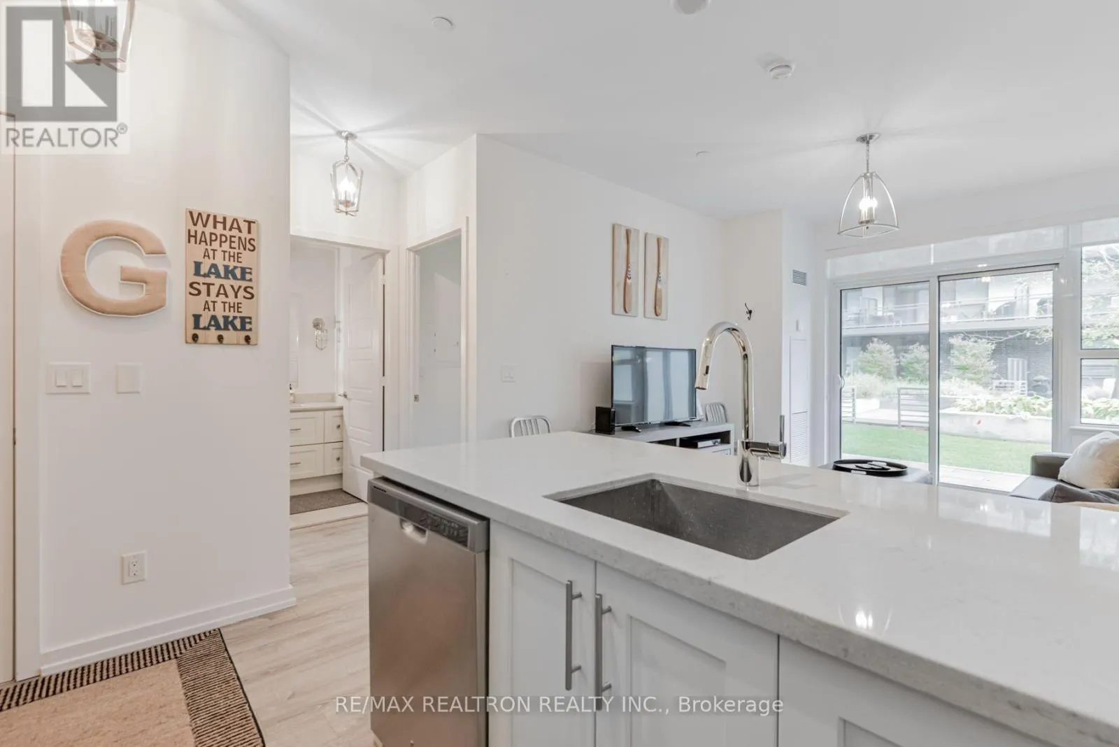 B103 - 271 SEA RAY AVENUE