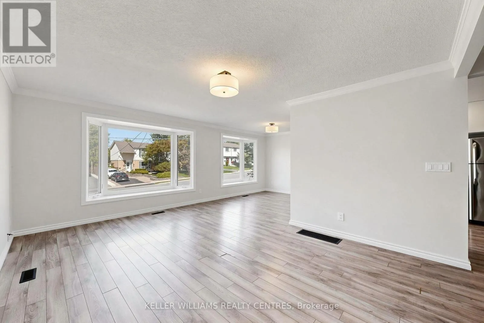 UPPER - 807 GREENFIELD CRESCENT