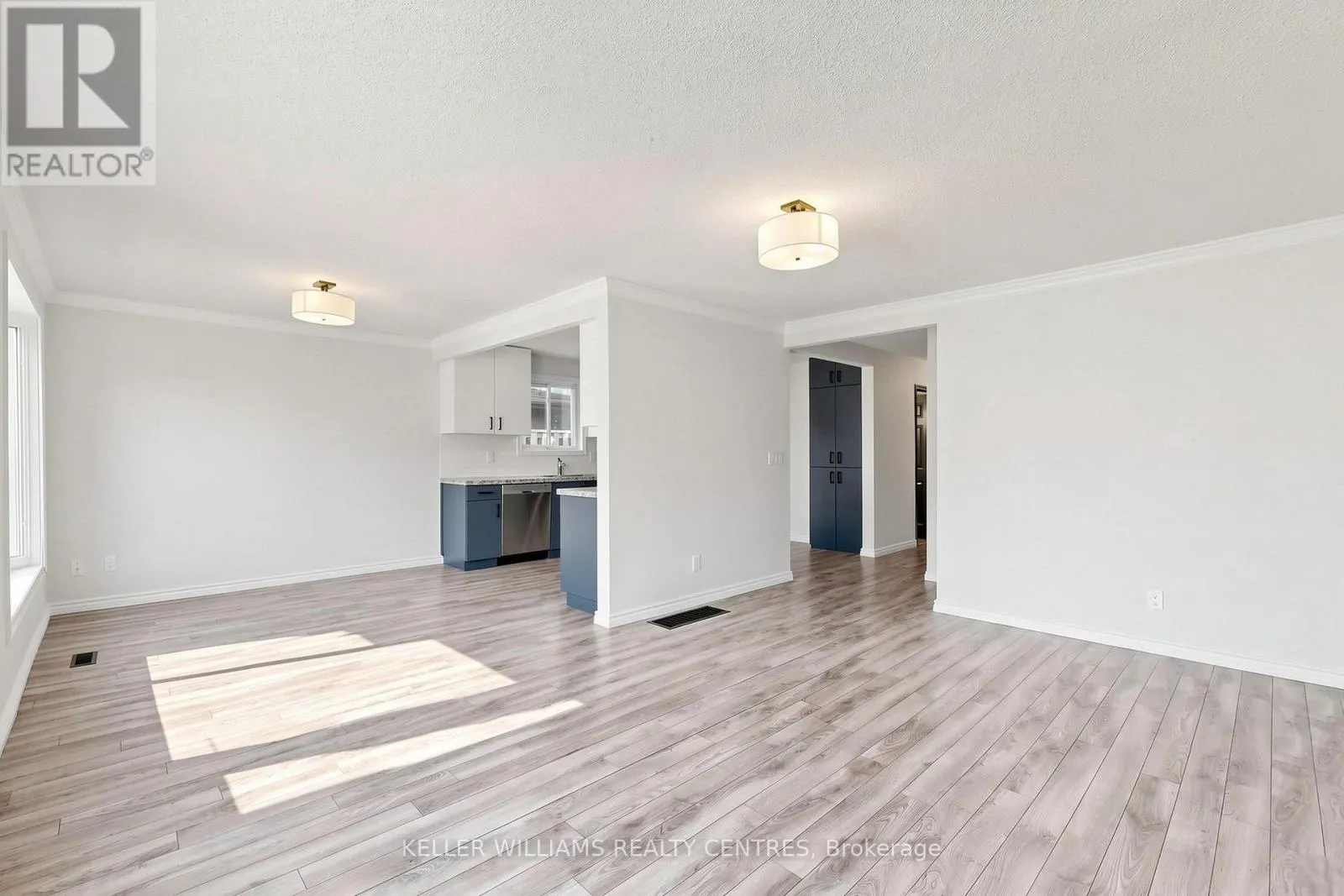 UPPER - 807 GREENFIELD CRESCENT