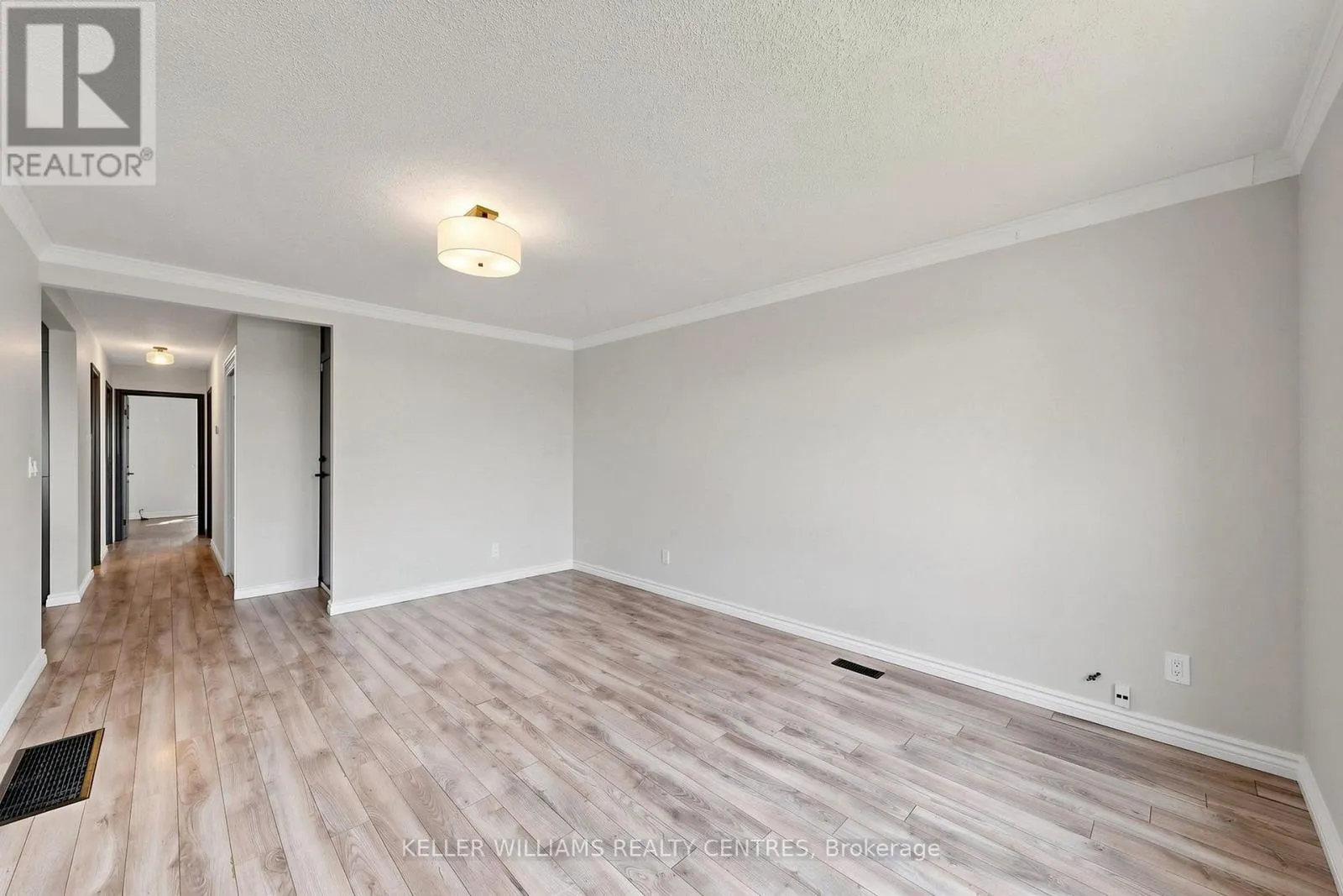 UPPER - 807 GREENFIELD CRESCENT