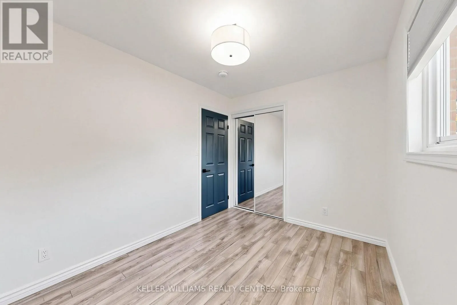 UPPER - 807 GREENFIELD CRESCENT