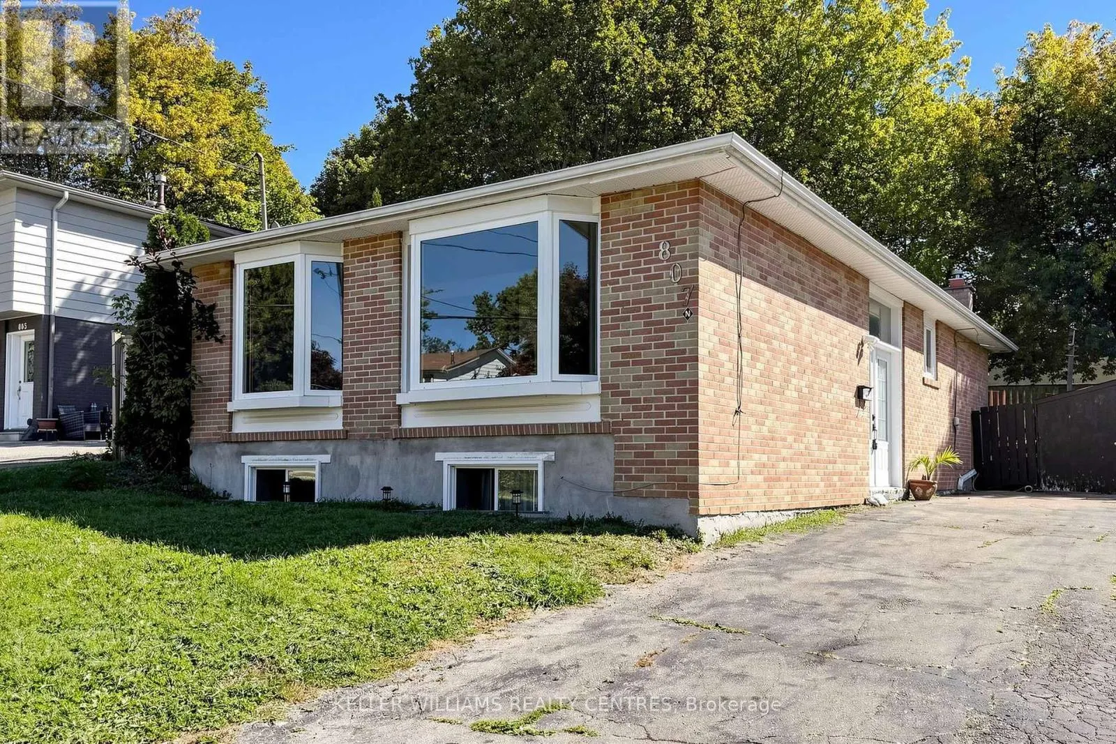 UPPER - 807 GREENFIELD CRESCENT