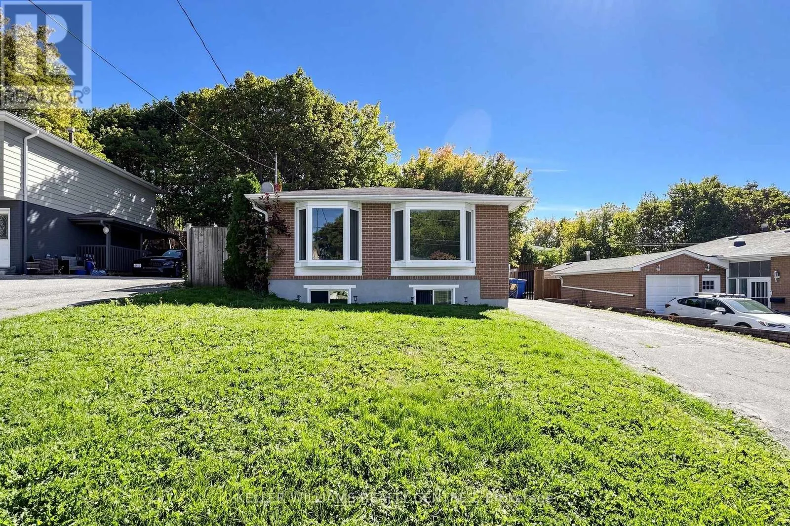 UPPER - 807 GREENFIELD CRESCENT