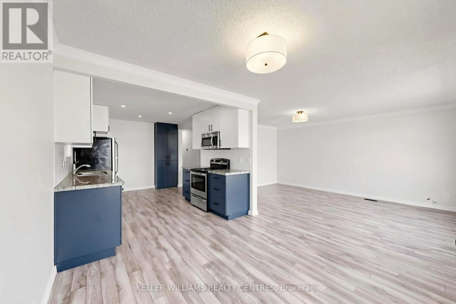 UPPER - 807 GREENFIELD CRESCENT