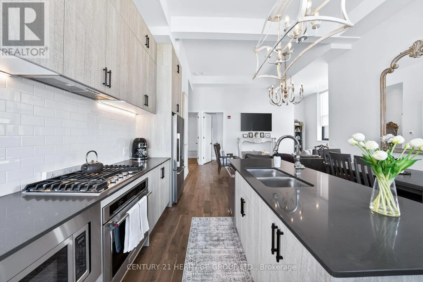 304 - 400 PARK AVENUE