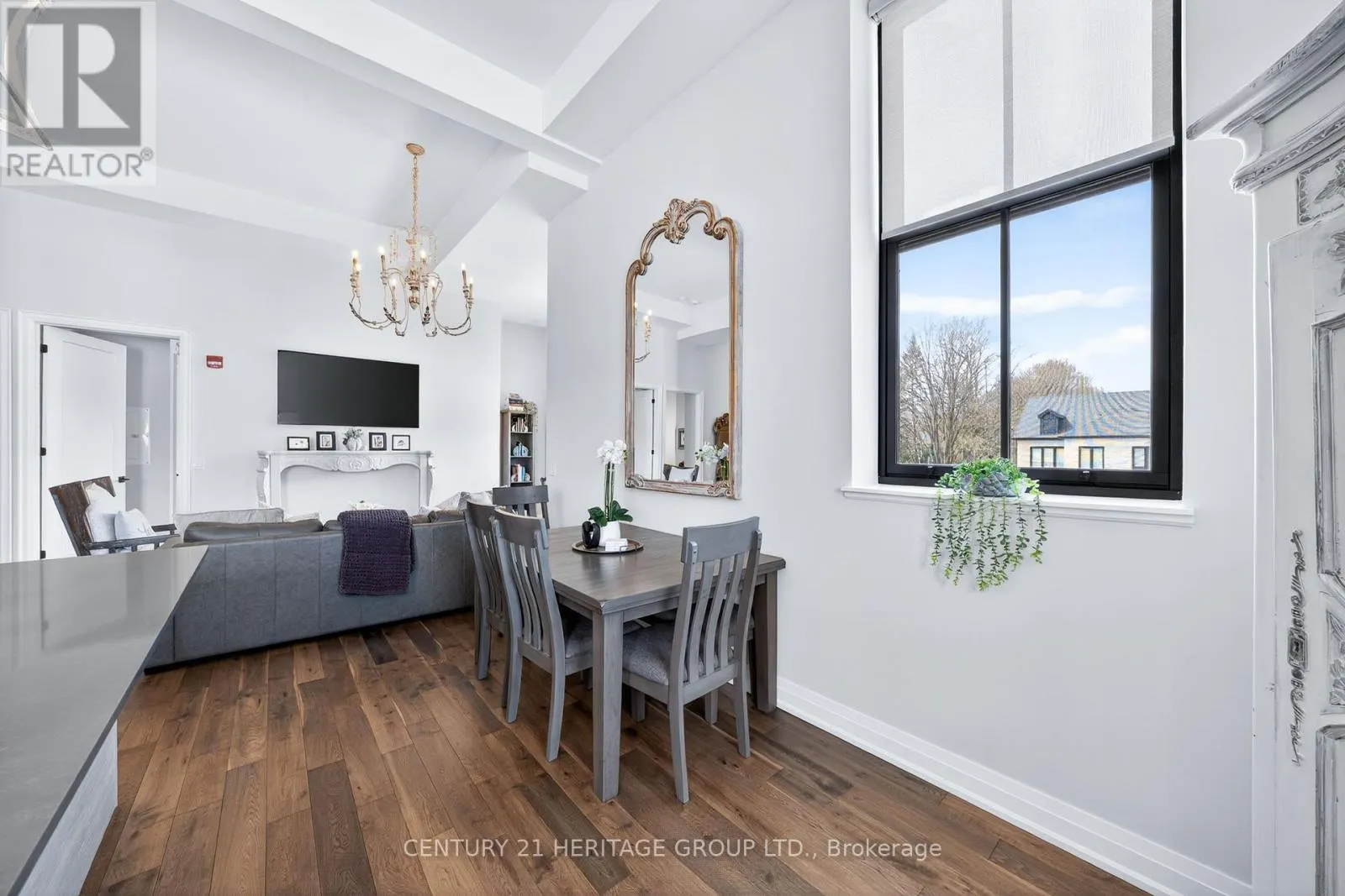 304 - 400 PARK AVENUE