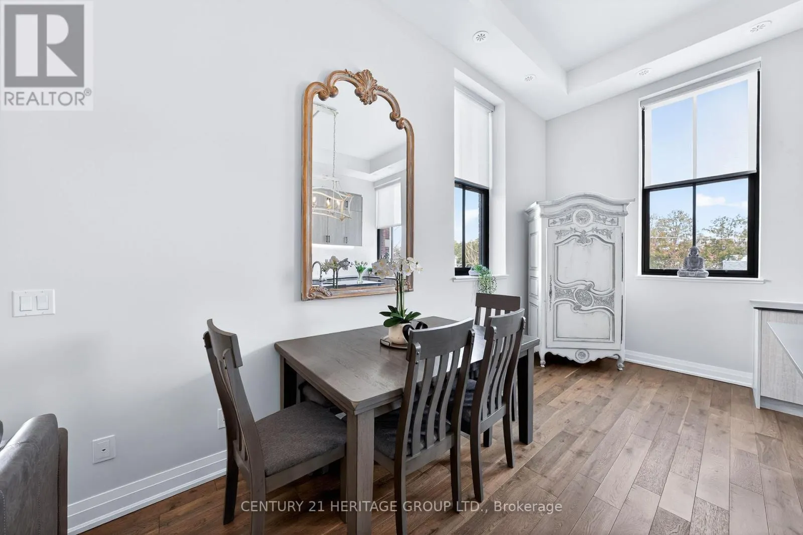 304 - 400 PARK AVENUE