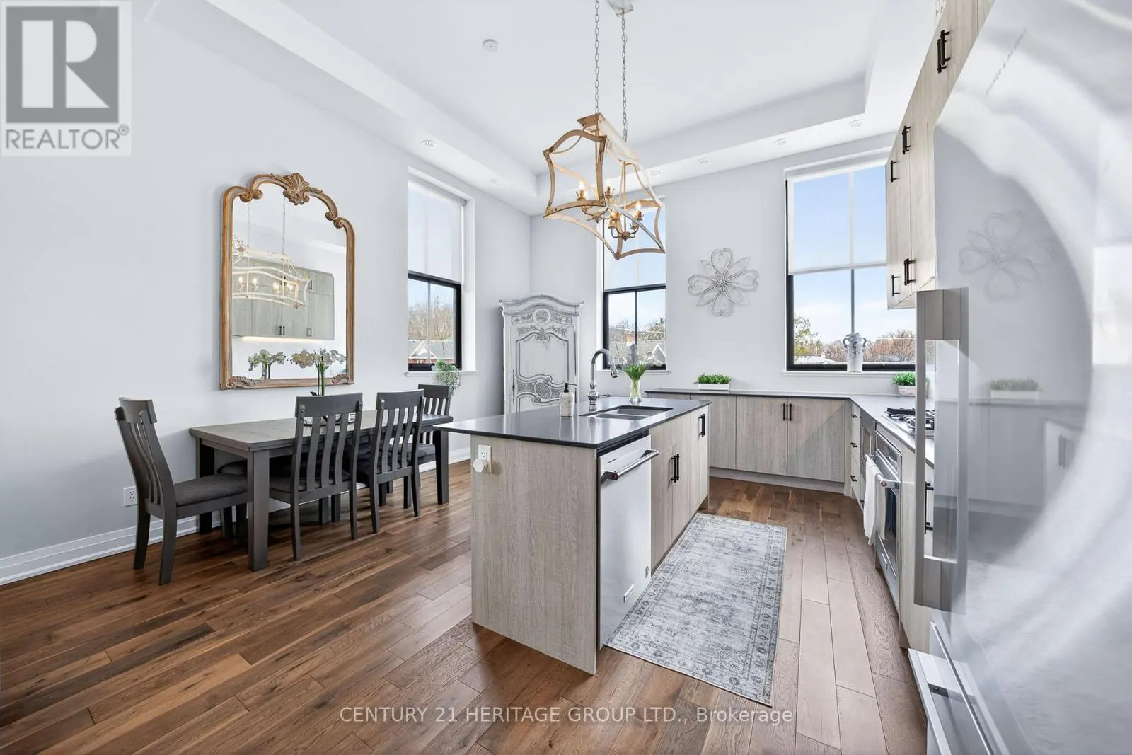 304 - 400 PARK AVENUE