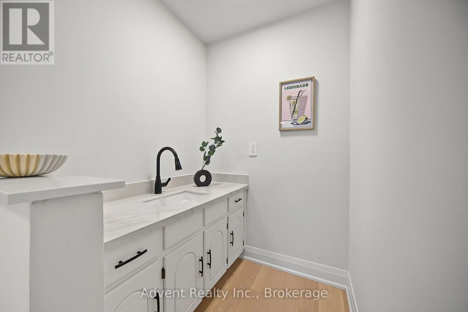 108 VALLEYWAY CRESCENT