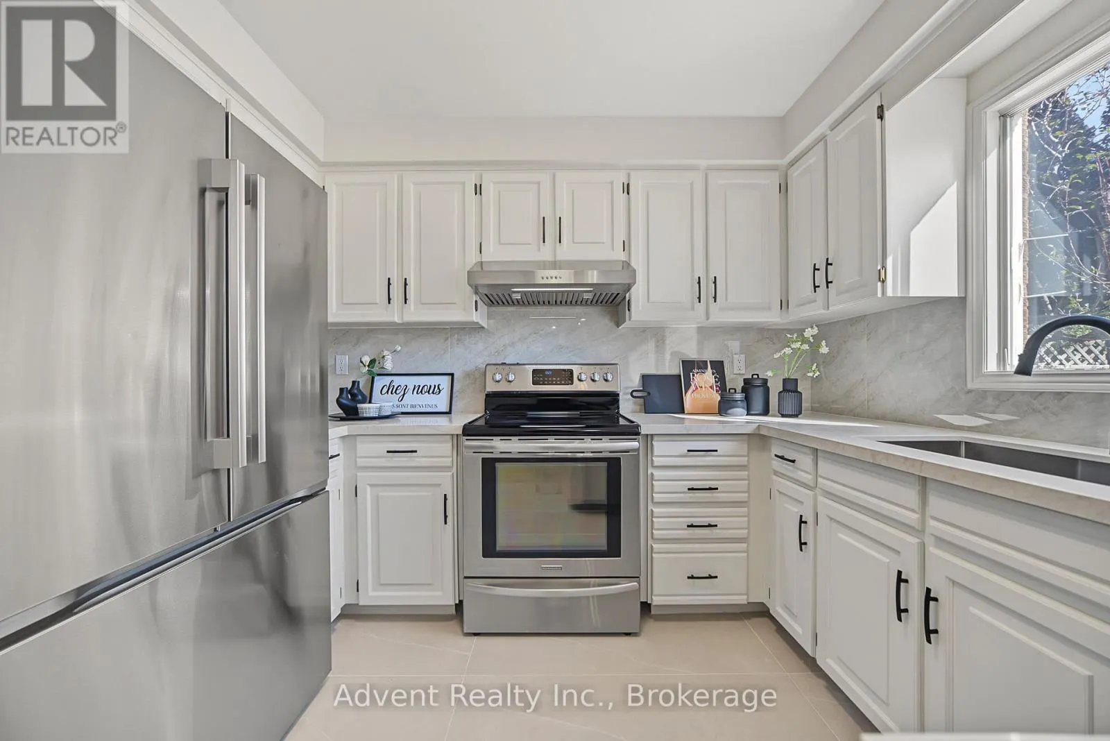 108 VALLEYWAY CRESCENT