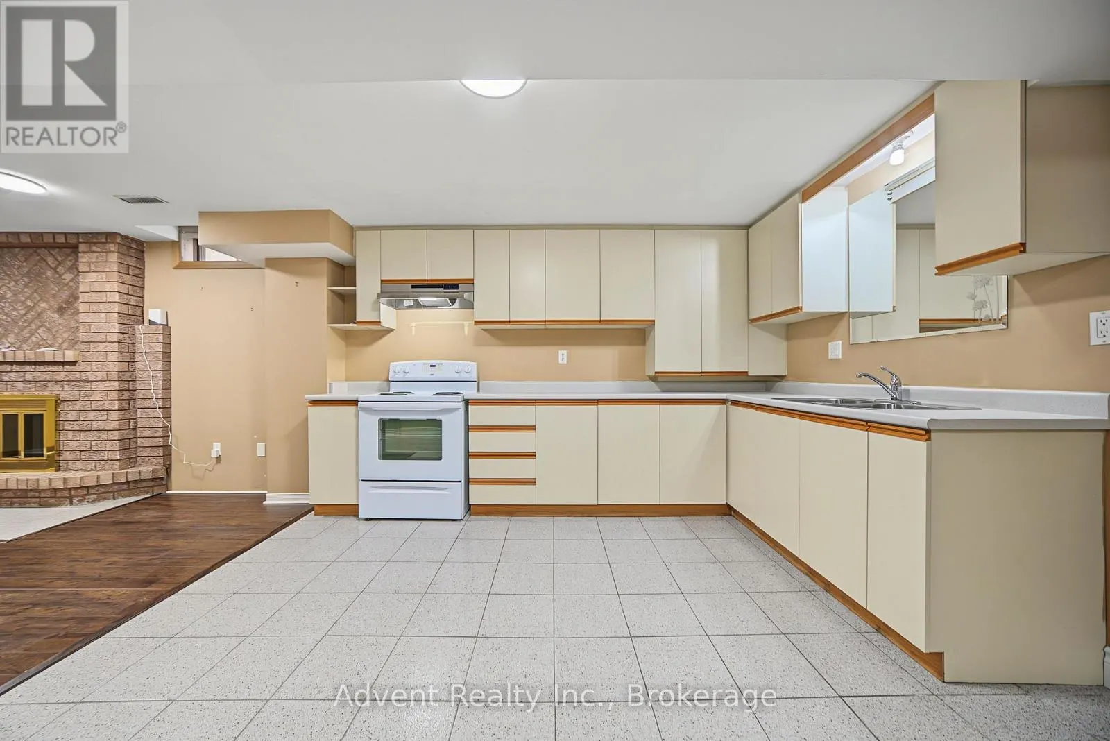 108 VALLEYWAY CRESCENT