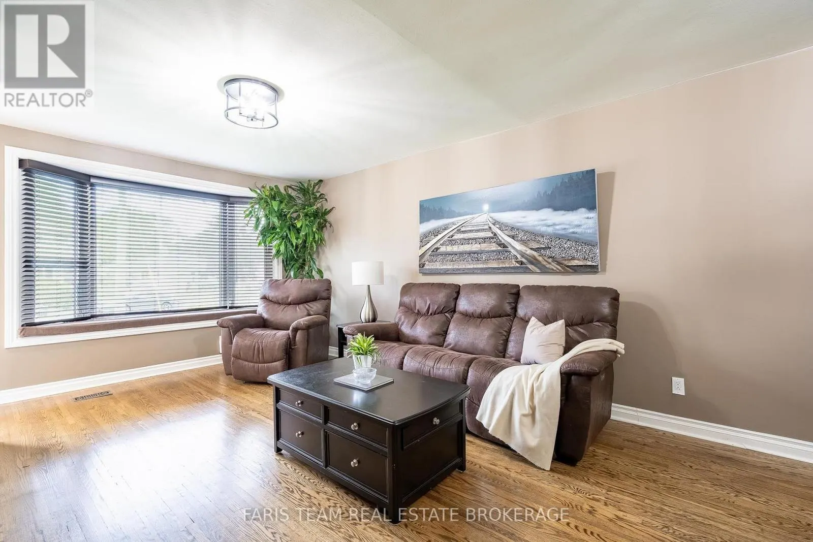 45 BAILEY CRESCENT