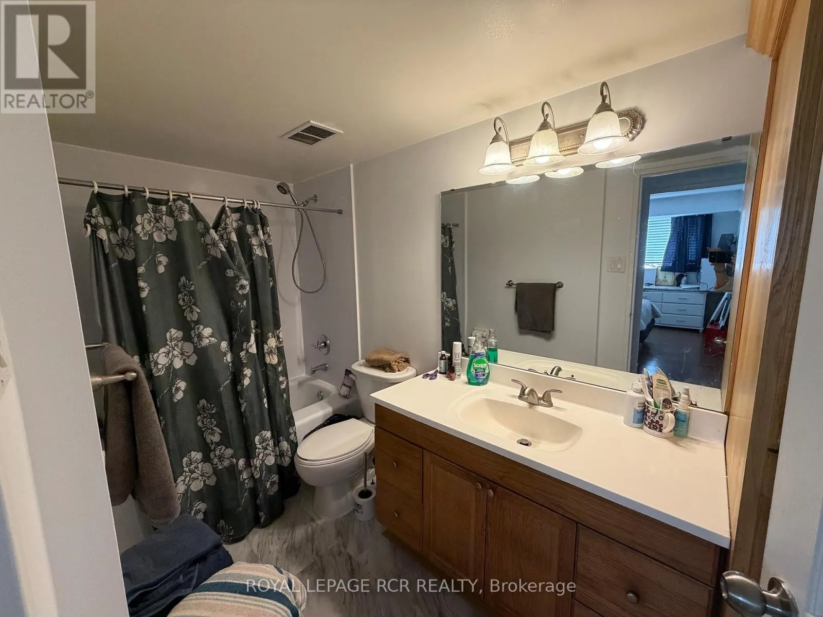 1011 - 40 WILLIAM ROE BOULEVARD