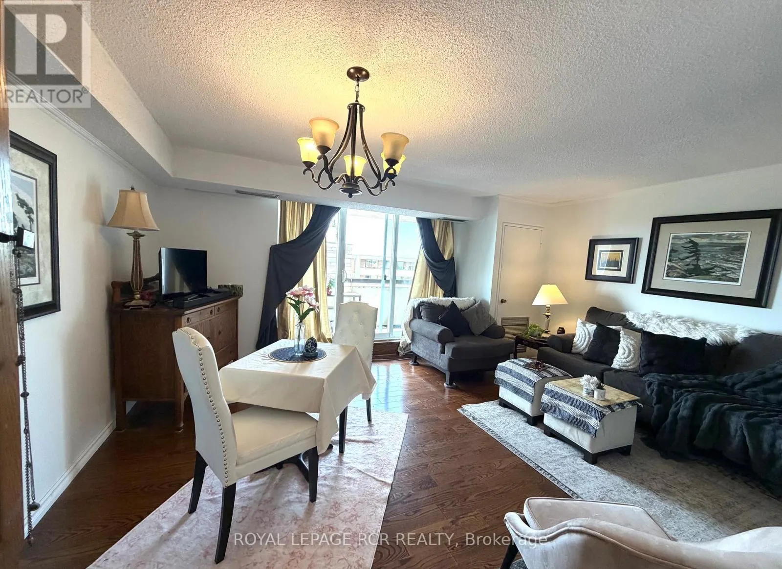 1011 - 40 WILLIAM ROE BOULEVARD