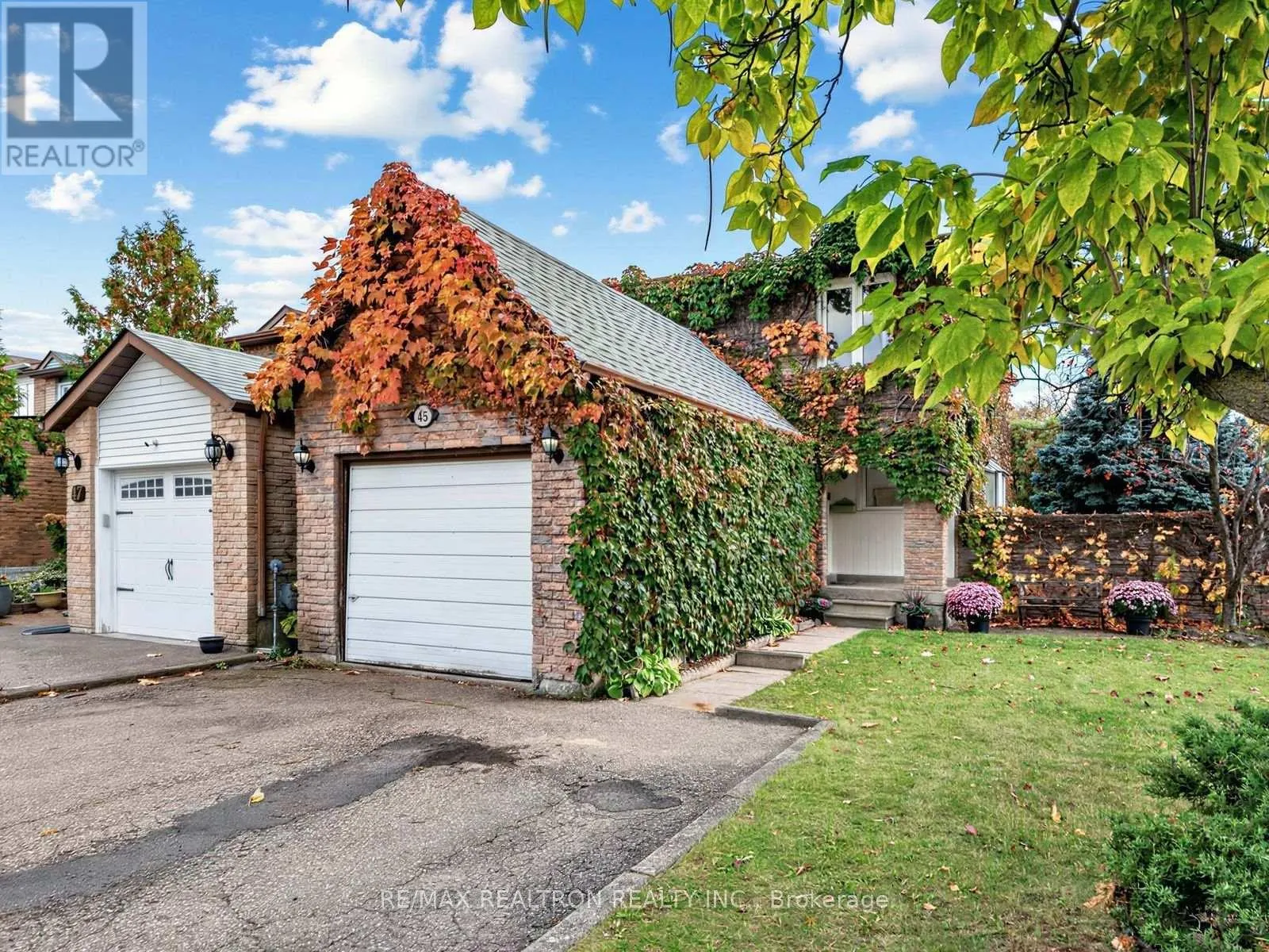 45 MCCLINTOCK CRESCENT
