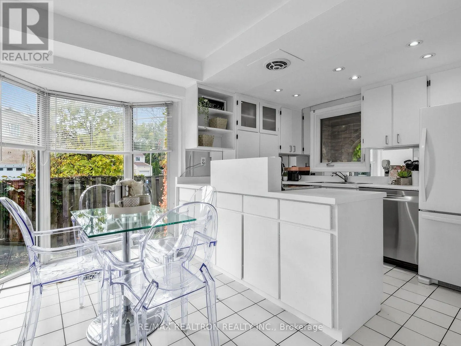 45 MCCLINTOCK CRESCENT