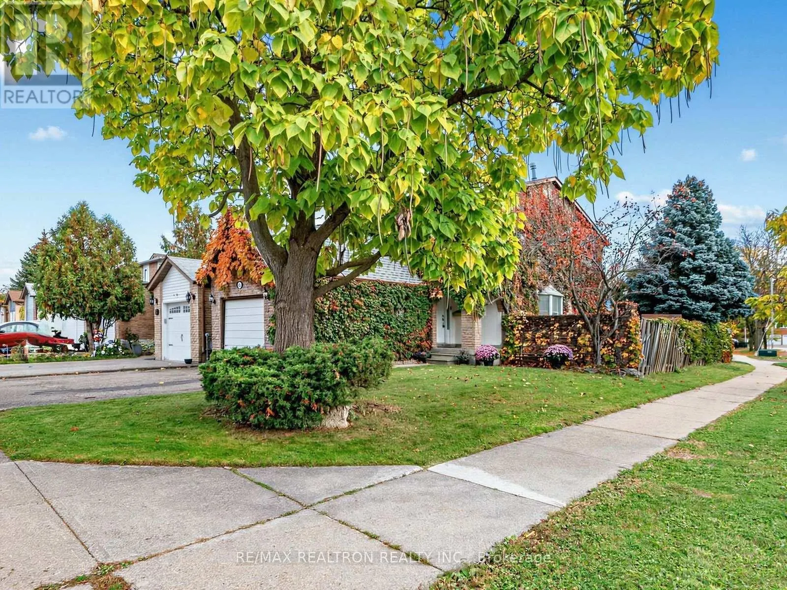 45 MCCLINTOCK CRESCENT