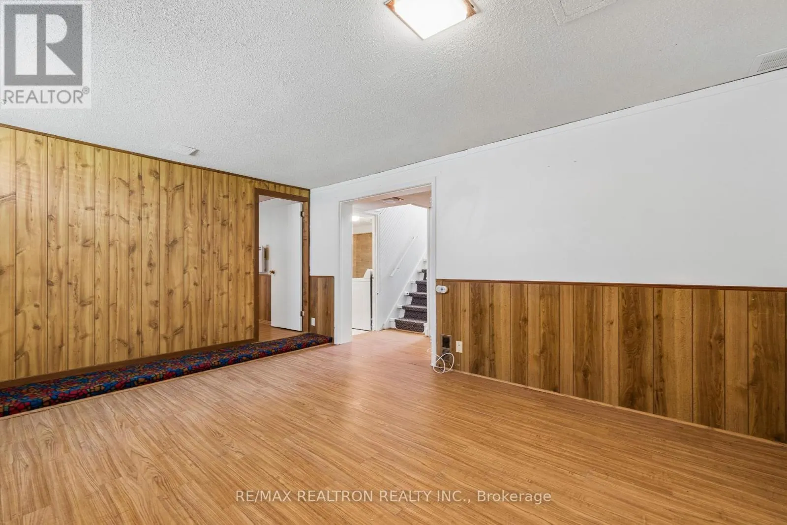 253 SILVERBIRCH DRIVE