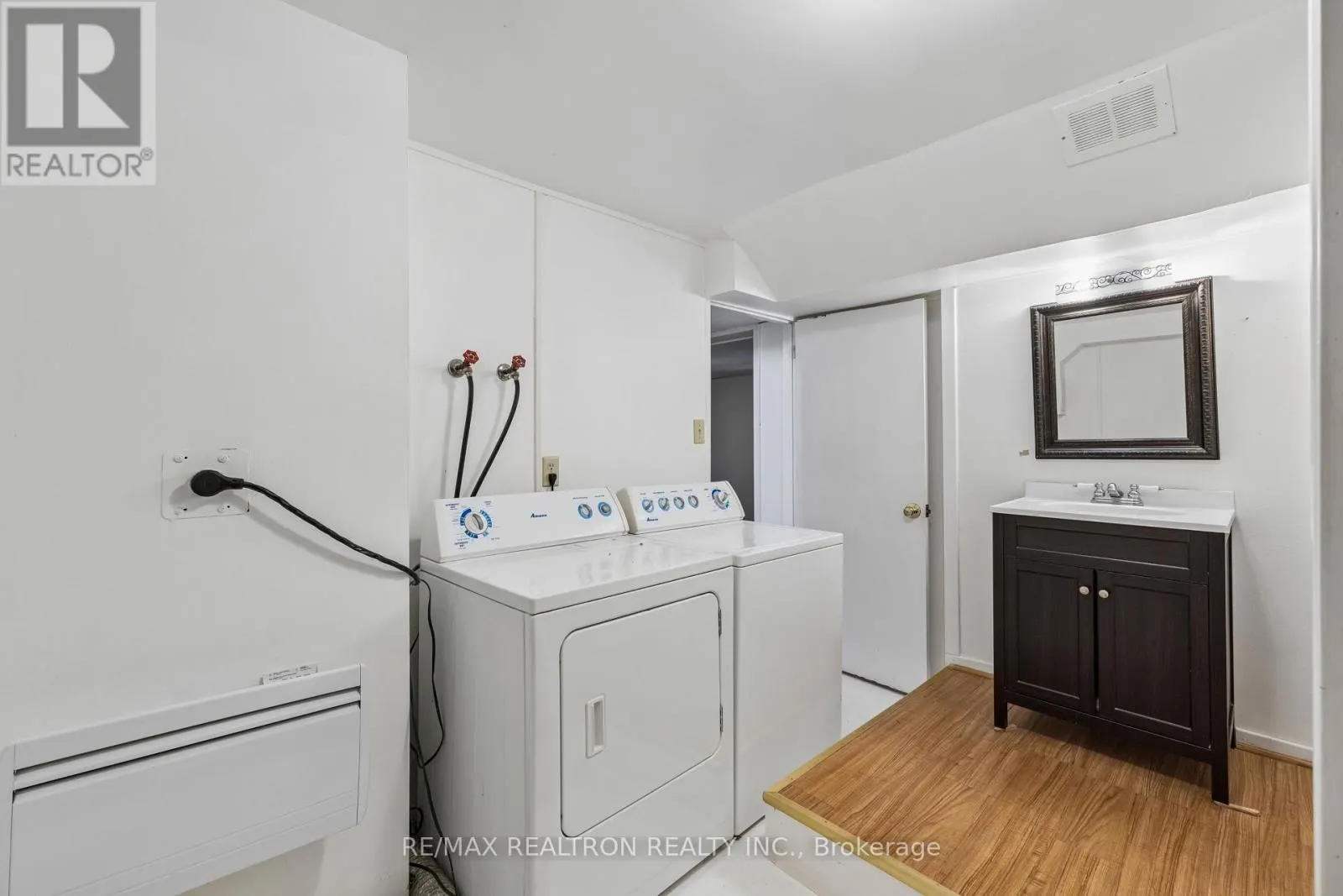 253 SILVERBIRCH DRIVE