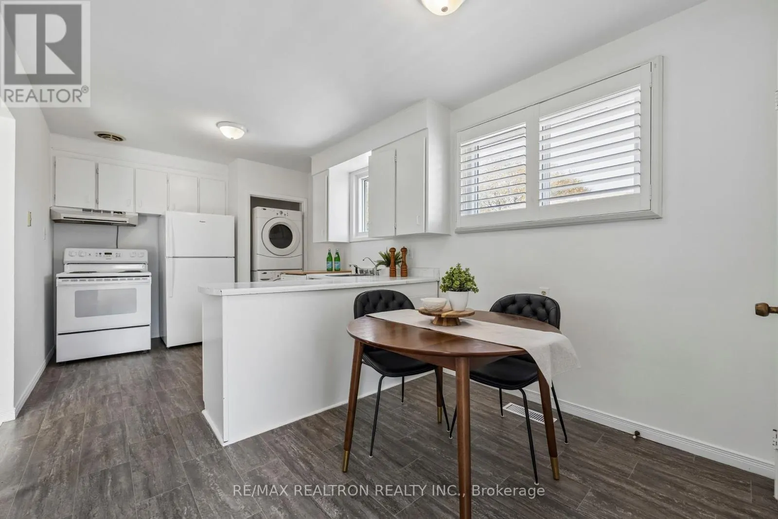 253 SILVERBIRCH DRIVE