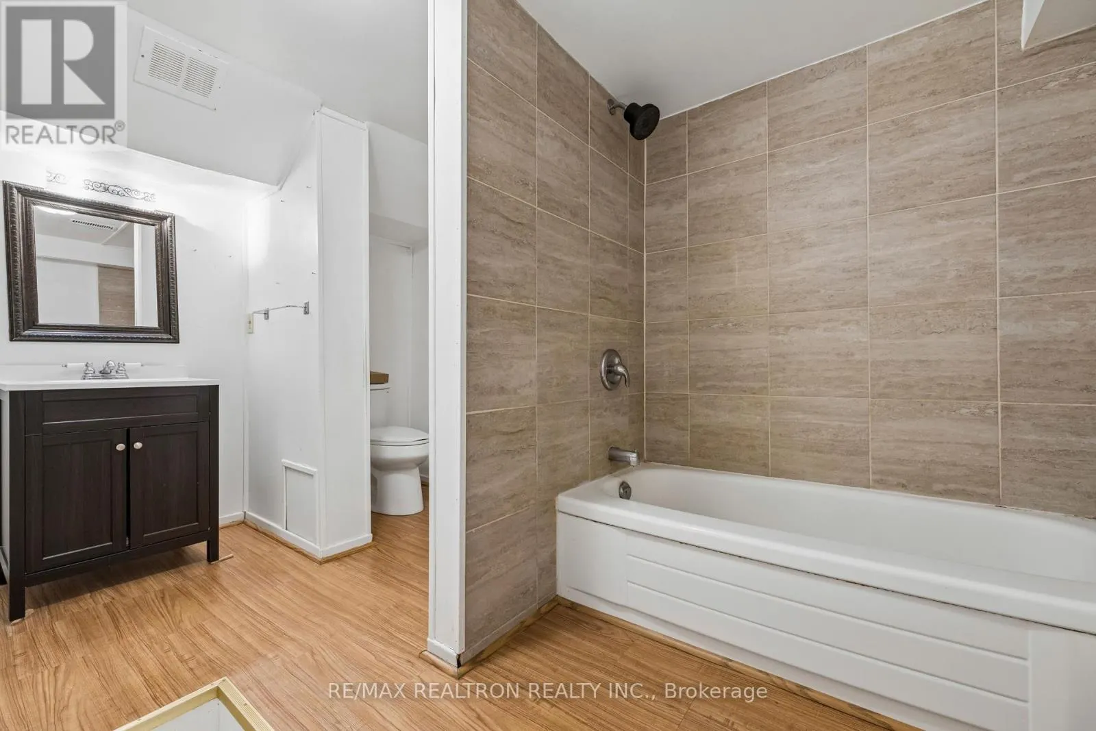 253 SILVERBIRCH DRIVE