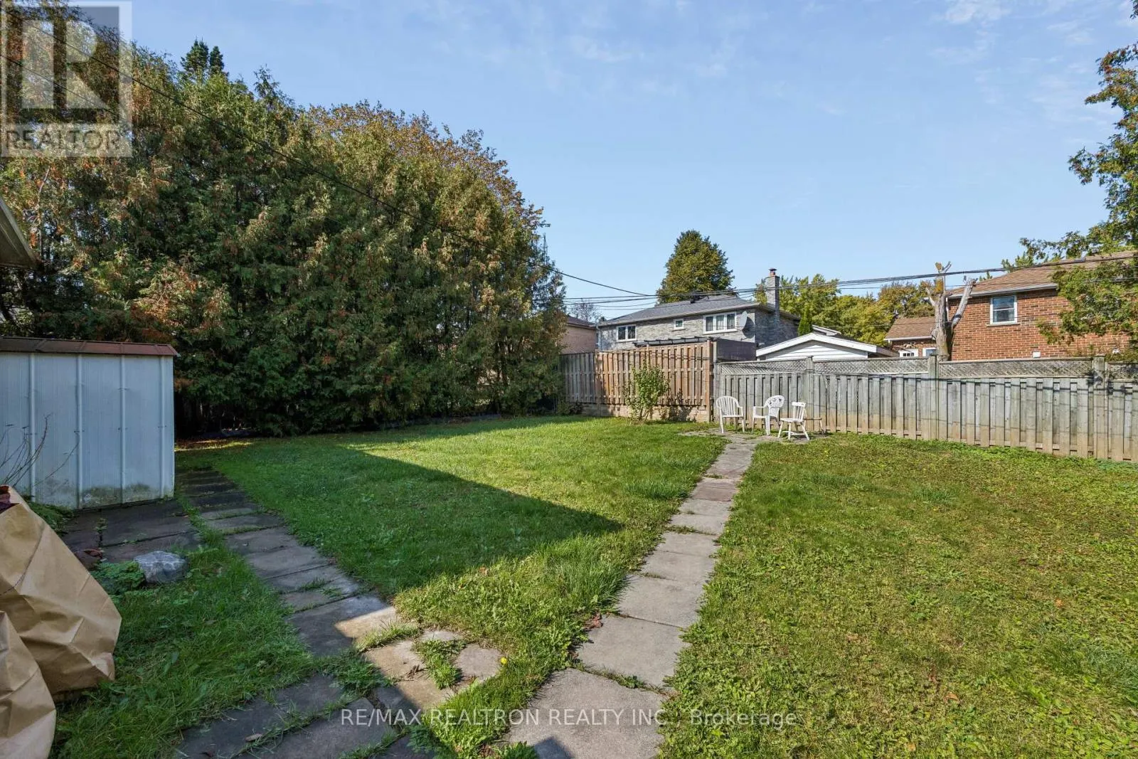253 SILVERBIRCH DRIVE
