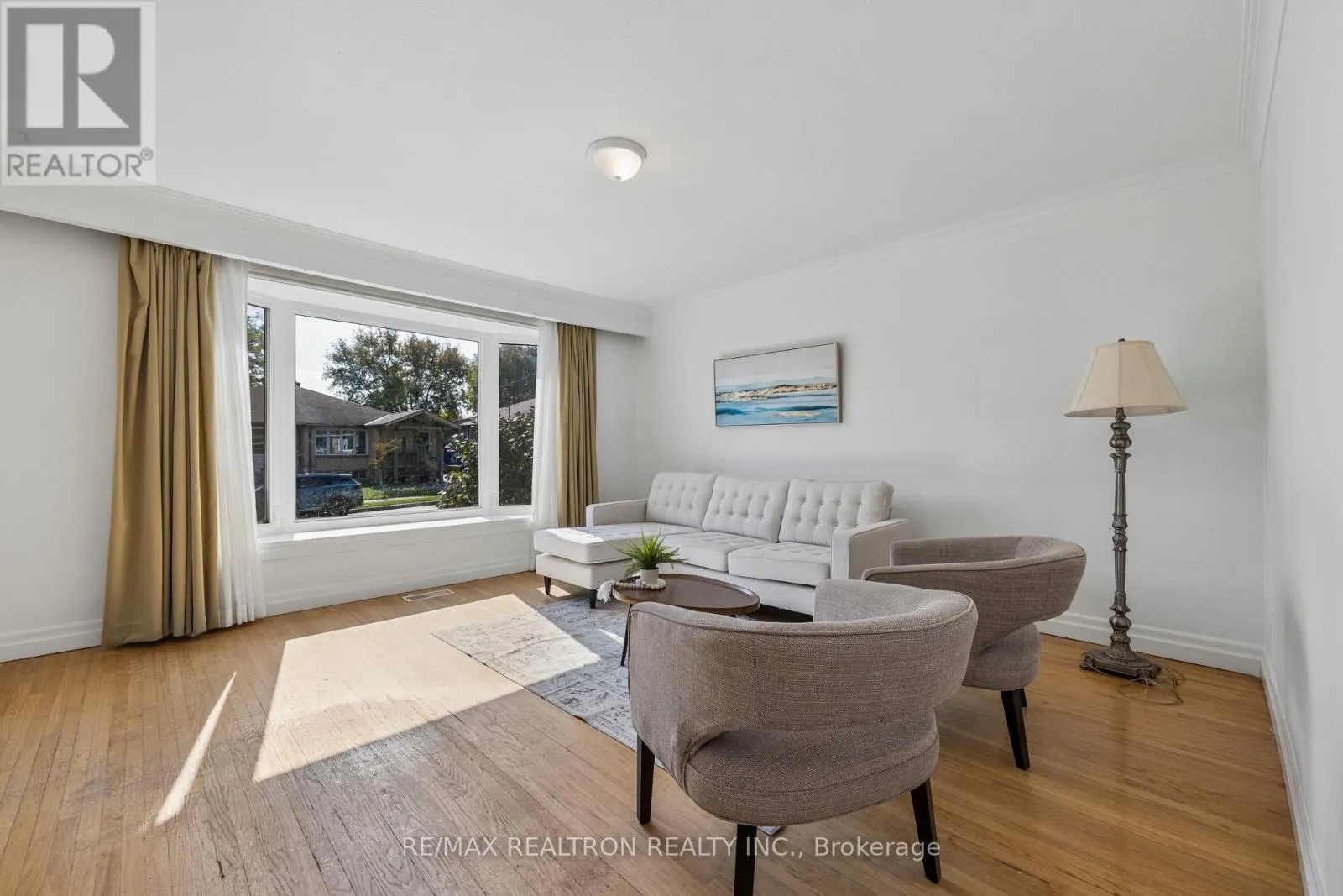 253 SILVERBIRCH DRIVE