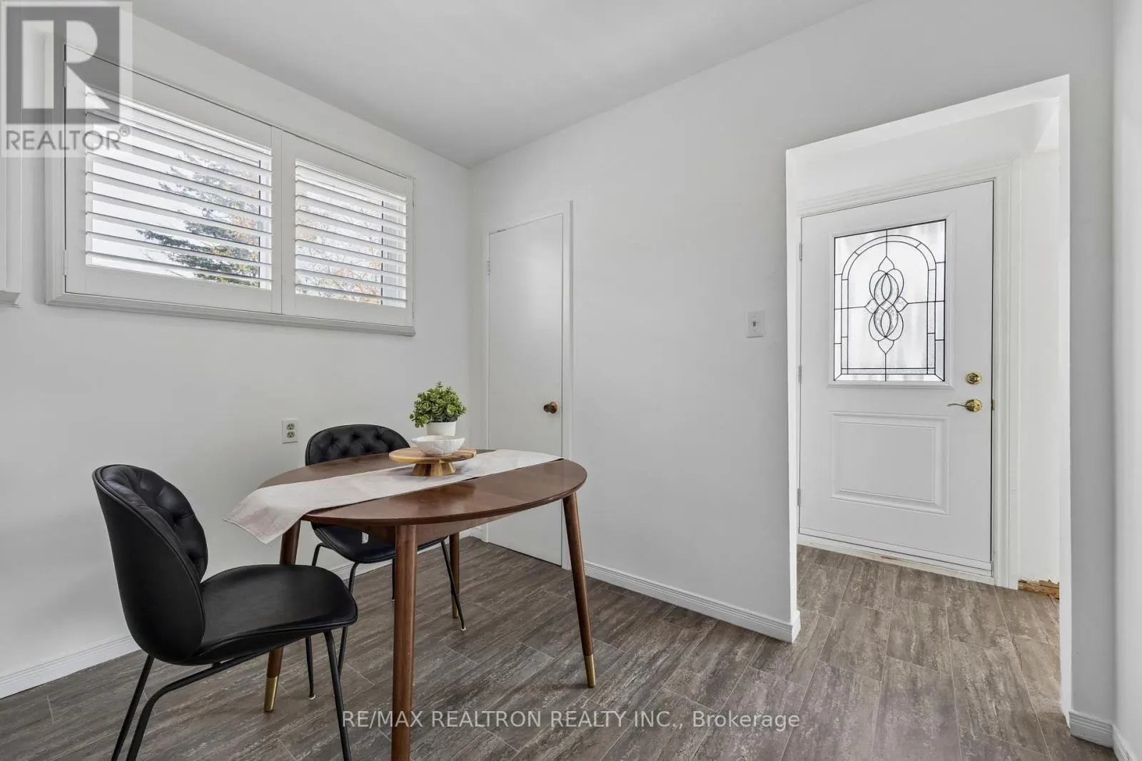 253 SILVERBIRCH DRIVE