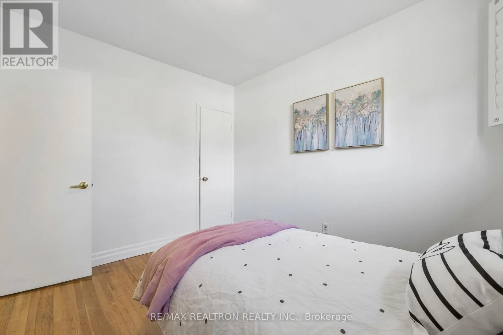 253 SILVERBIRCH DRIVE
