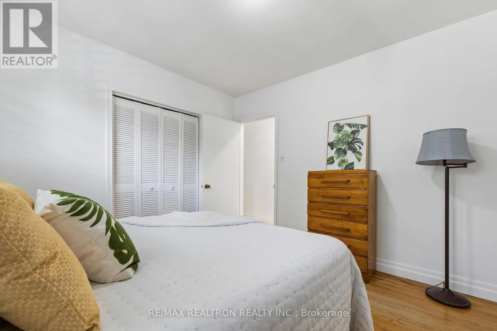 253 SILVERBIRCH DRIVE