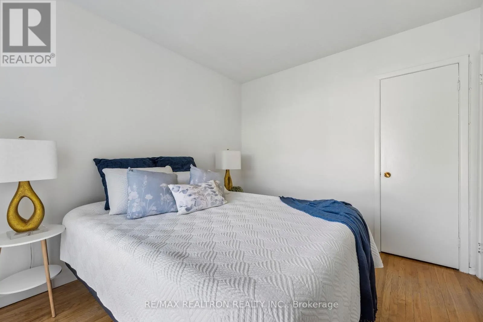 253 SILVERBIRCH DRIVE