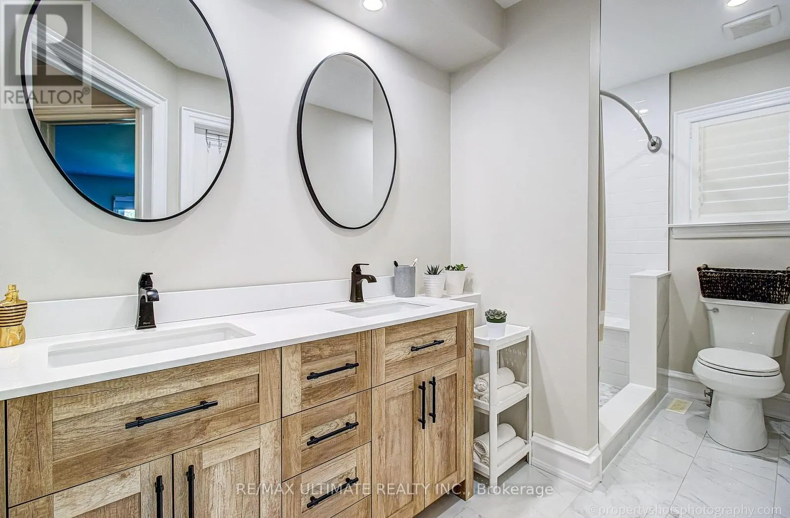 351 FAIRWAY GARDENS