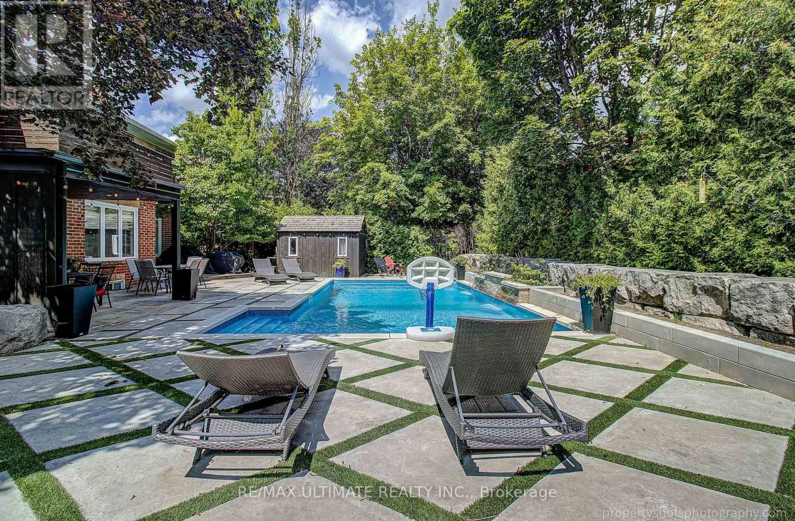 351 FAIRWAY GARDENS