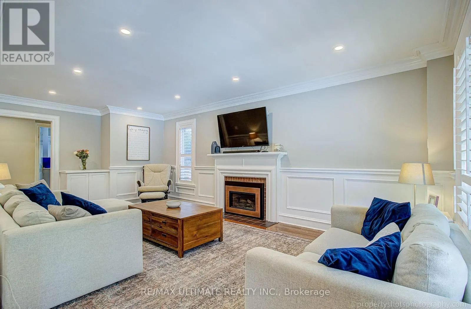 351 FAIRWAY GARDENS