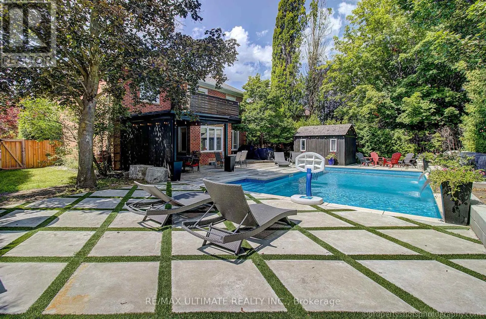 351 FAIRWAY GARDENS