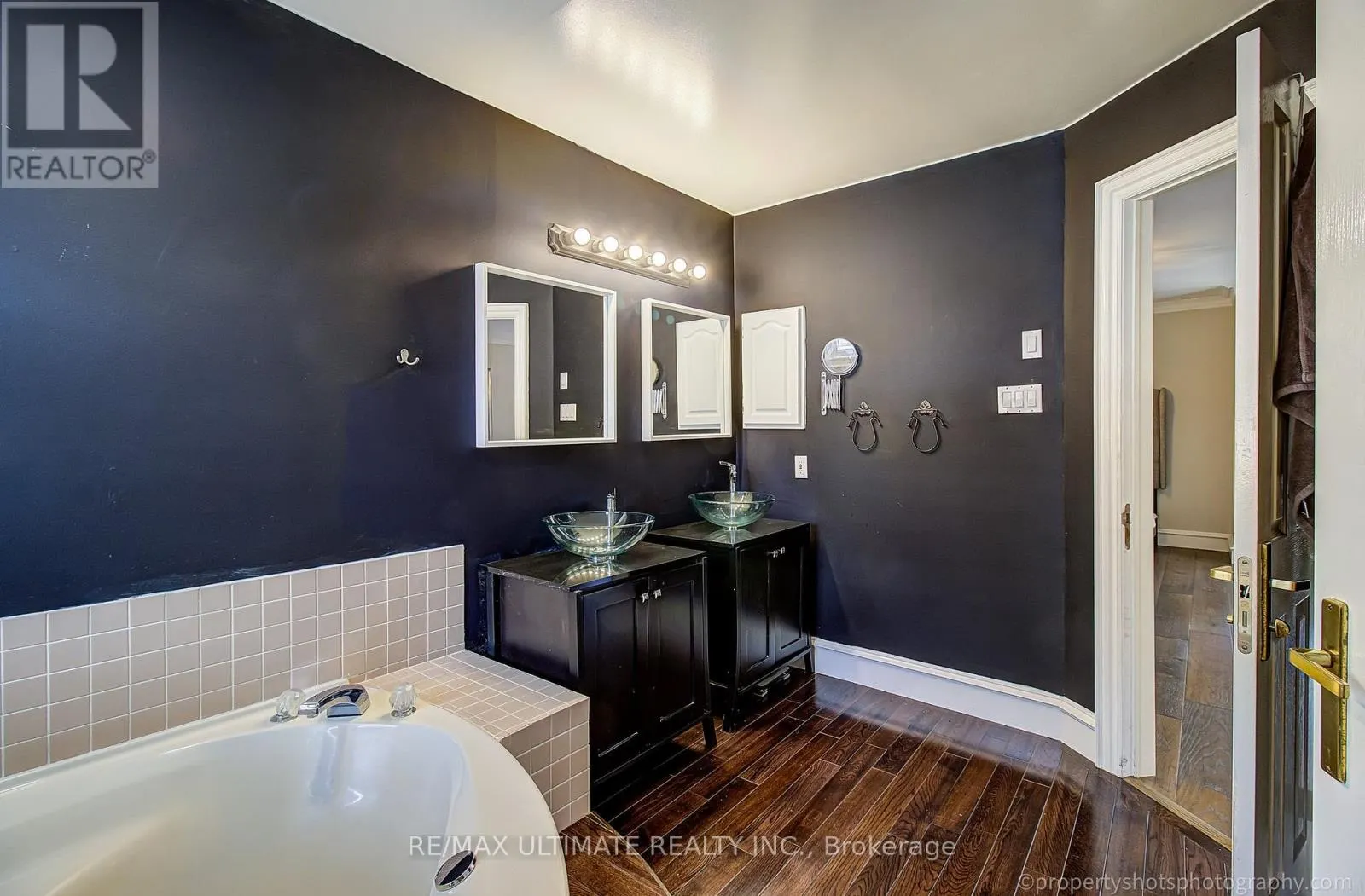 351 FAIRWAY GARDENS