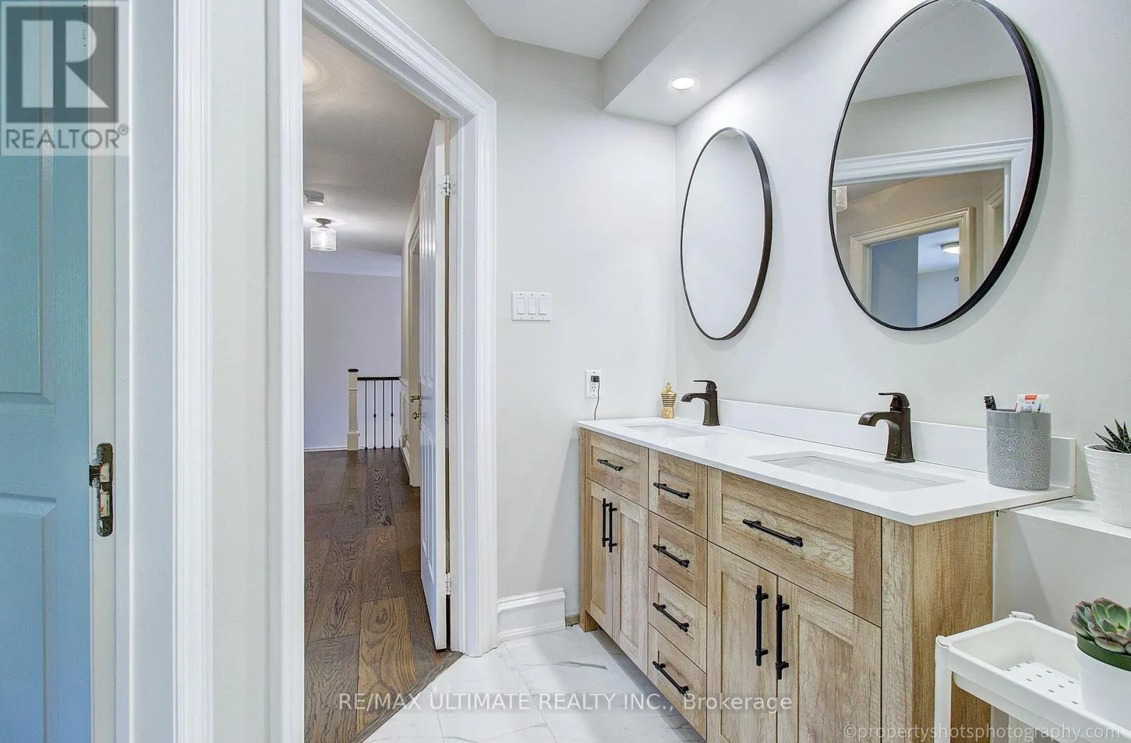 351 FAIRWAY GARDENS