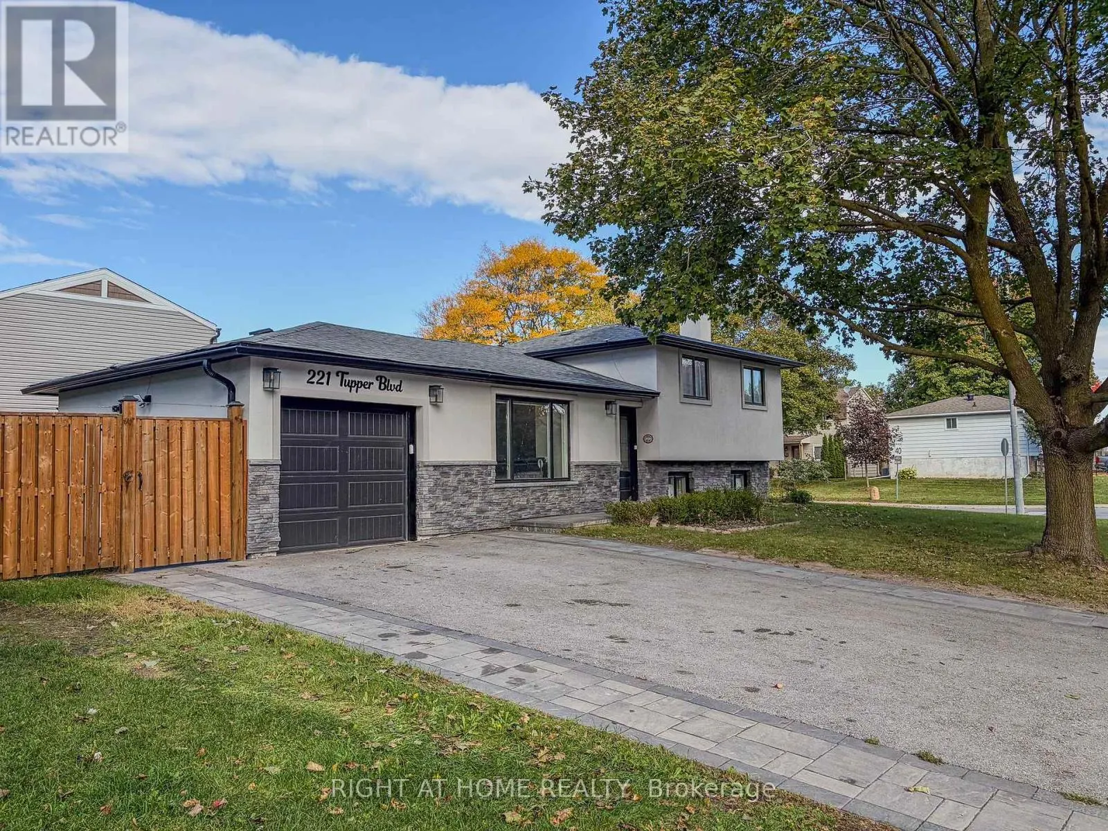 221 TUPPER BOULEVARD