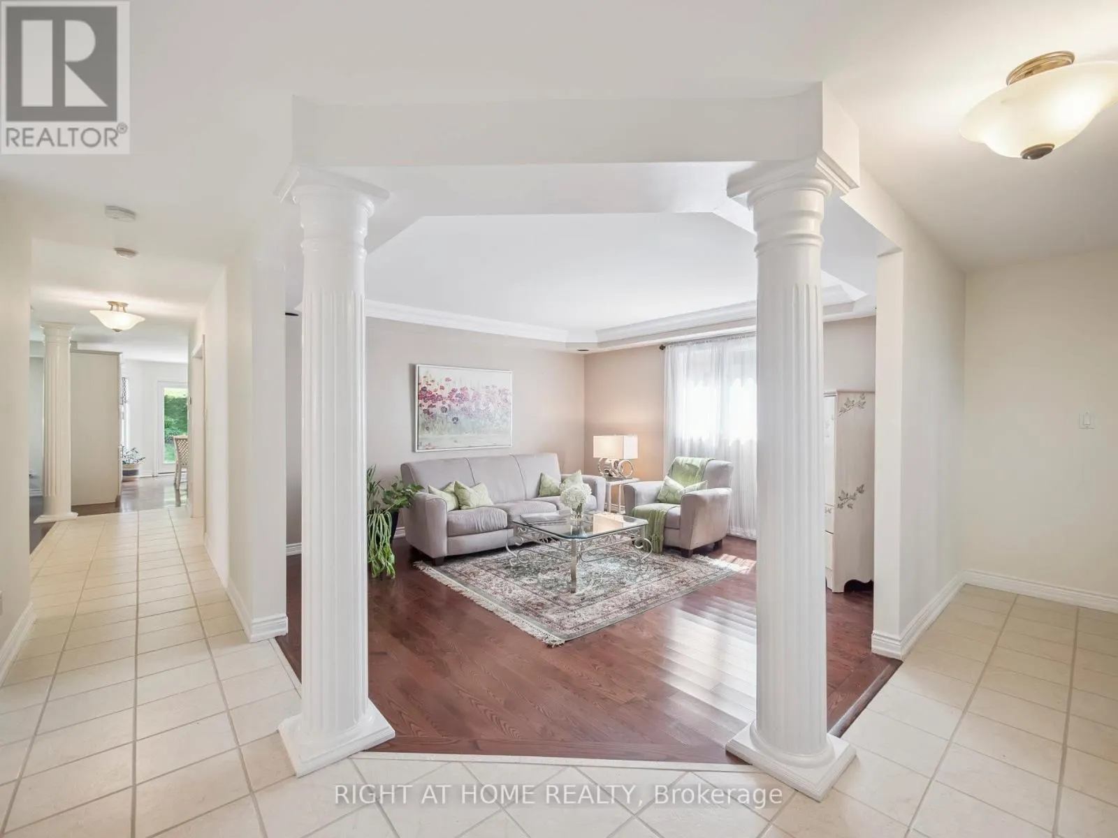 100 CARLYLE CRESCENT